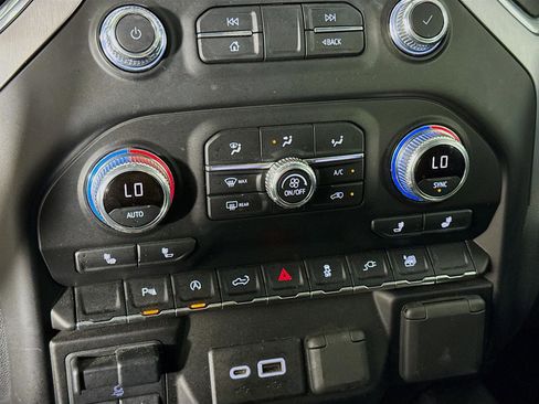 Used 2020 GMC Sierra 1500 Elevation w/ Elevation Value Package image 17