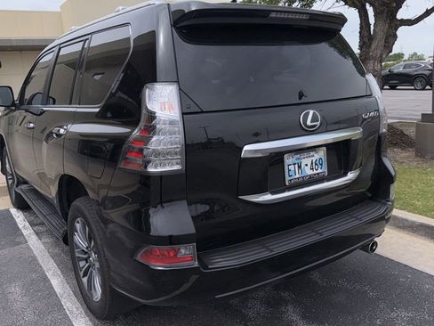 Used 2023 Lexus GX 460 Luxury w/ Accessory Package AWD/4WD image 2
