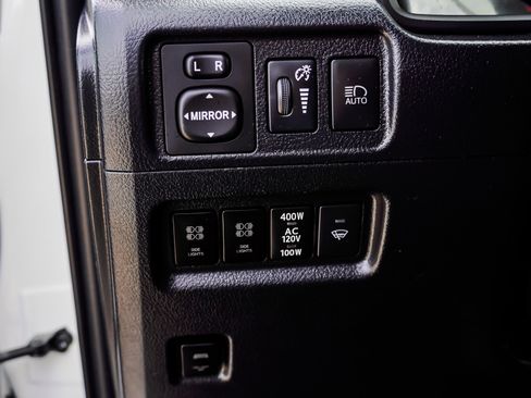 Used 2021 Toyota 4Runner SR5 Premium w/ Moonroof Package AWD/4WD image 18