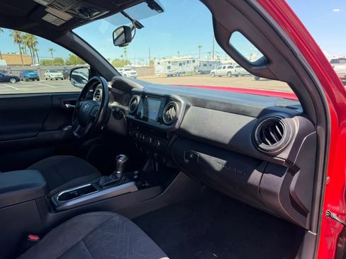 Used 2016 Toyota Tacoma TRD Off-Road w/ Towing Package AWD/4WD image 18