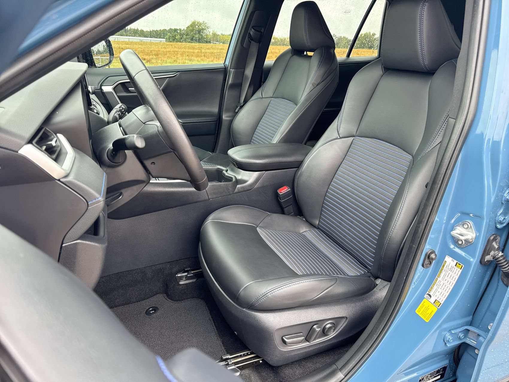 Used 2024 Toyota RAV4 XSE AWD/4WD image 11