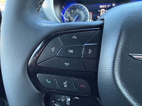 Used 2023 Chrysler Pacifica Touring-L w/ S Appearance Package image 36