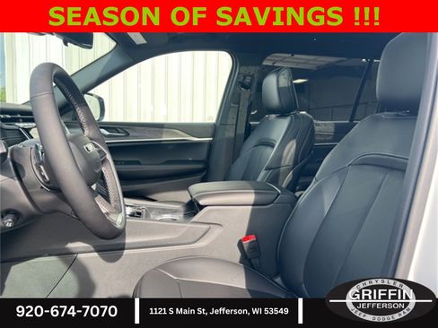 New 2025 Jeep Grand Cherokee L Limited w/ Luxury Tech Group II image 15