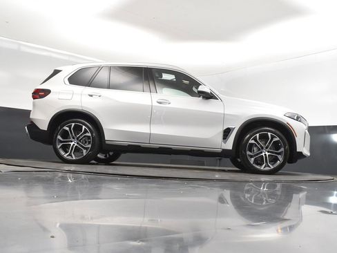 New 2026 BMW X5 sDrive40i w/ Climate Comfort Package image 43