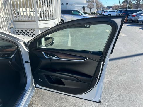 Used 2019 Cadillac XTS Luxury image 22