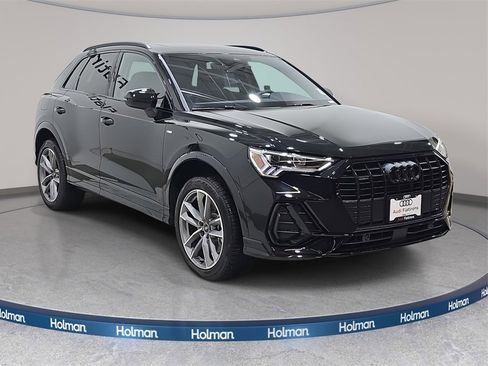 Certified 2025 Audi Q3 2.0T Premium w/ Convenience Package image 4