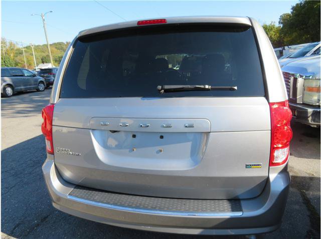Used 2017 Dodge Grand Caravan SE FWD image 17