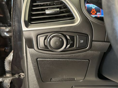 Used 2024 Ford Edge SEL AWD/4WD image 18
