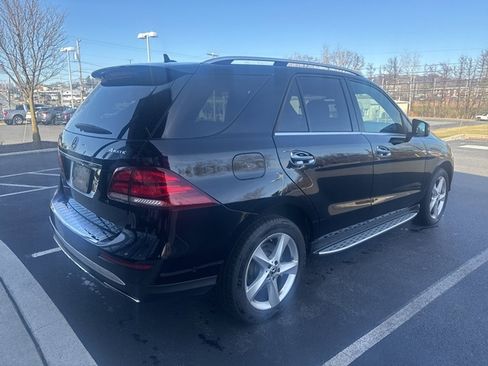 Used 2019 Mercedes-Benz GLE 400 4MATIC image 3