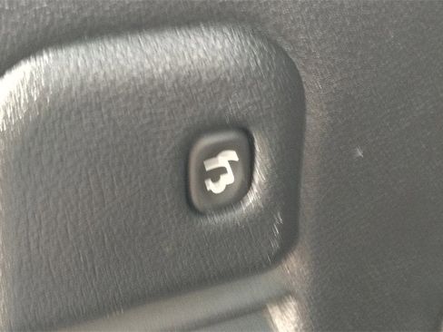 Used 2019 Jeep Grand Cherokee Altitude image 31