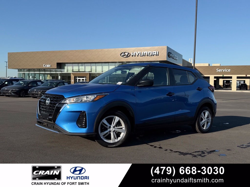 Used 2025 Nissan Kicks Play S FWD image 1