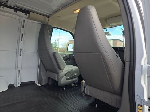 New 2026 GMC Savana 2500 image 11