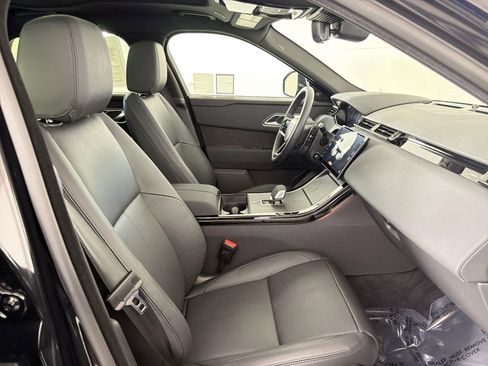 Certified 2025 Land Rover Range Rover Velar Dynamic SE image 32