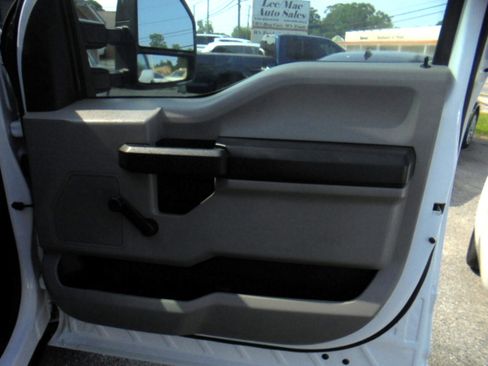 Used 2017 Ford F250 XL w/ XL Value Package image 9