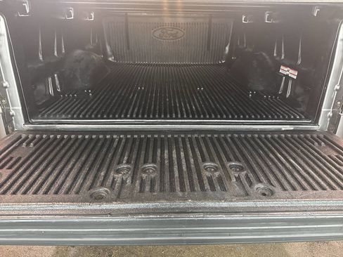 Used 2011 Ford F150 XLT w/ XLT Chrome Pkg image 11