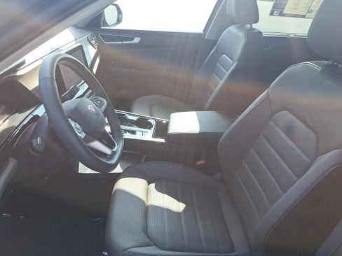 Used 2026 Volkswagen Atlas SEL AWD/4WD image 16