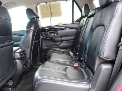 Used 2025 Honda Pilot EX-L image 12
