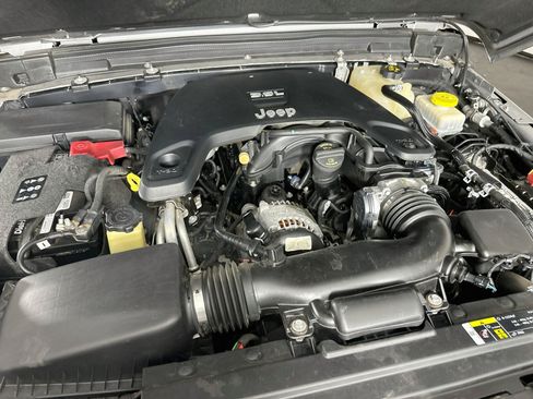 Used 2018 Jeep Wrangler Unlimited Sport S AWD/4WD image 31