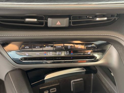 Used 2023 Buick Envision Preferred w/ Sport Touring Package AWD/4WD image 32