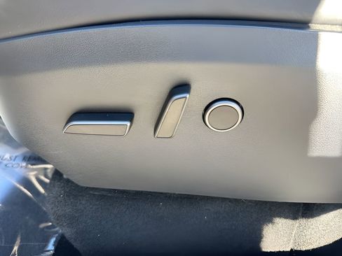 Used 2024 Tesla Model Y Standard Range image 10