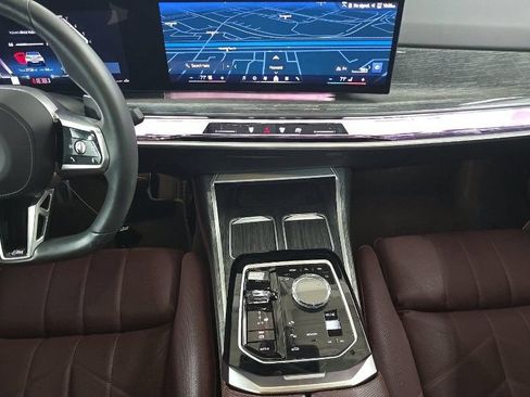 Used 2023 BMW 760i xDrive w/ Executive Package AWD/4WD image 4