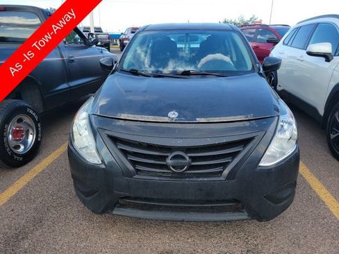 Used 2019 Nissan Versa SV FWD image 2