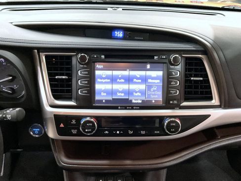 Used 2019 Toyota Highlander XLE w/ Protection Package #3 image 13