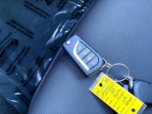 Used 2025 Toyota Corolla LE image 14