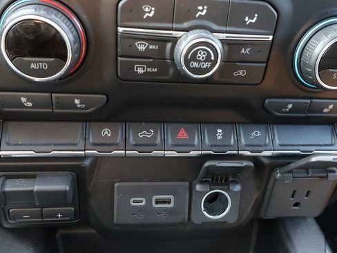 Used 2020 Chevrolet Silverado 1500 RST w/ Rally Edition image 27