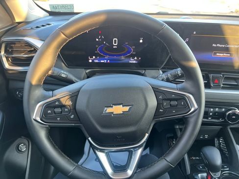 Used 2025 Chevrolet TrailBlazer LT w/ Convenience Package image 11