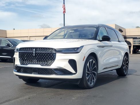 New 2026 Lincoln Nautilus Black Label AWD/4WD image 2