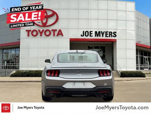 Used 2024 Ford Mustang Premium image 6