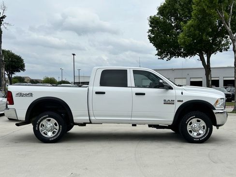 Used 2018 RAM 2500 Tradesman w/ Chrome Appearance Group image 3