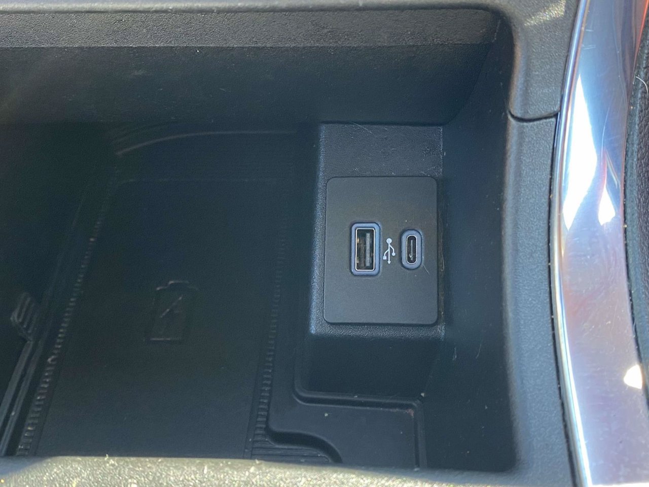 Used 2022 Ford Edge Titanium AWD/4WD image 39