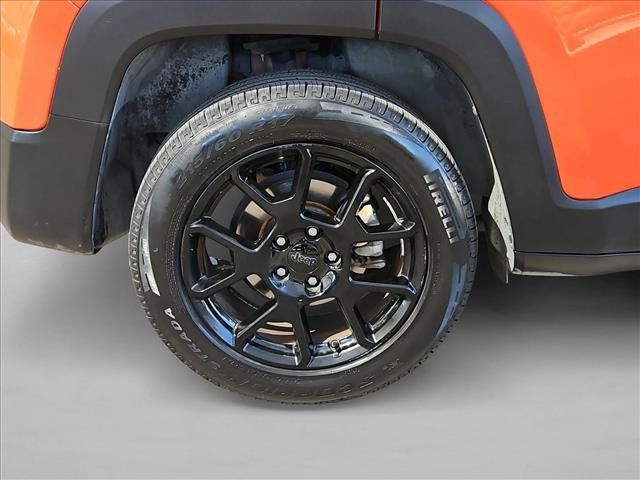 Used 2020 Jeep Renegade Altitude FWD image 19