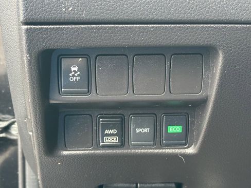 Used 2017 Nissan Rogue S image 23