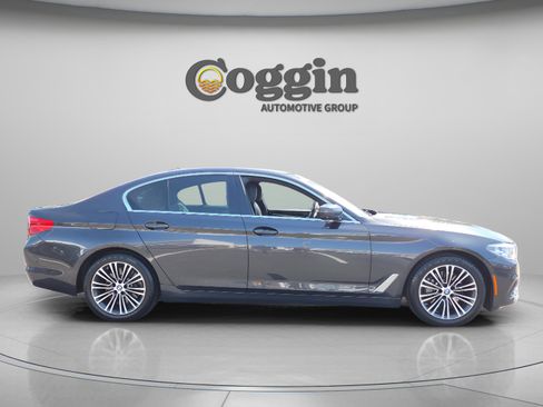 Used 2019 BMW 540i w/ Premium Package image 6