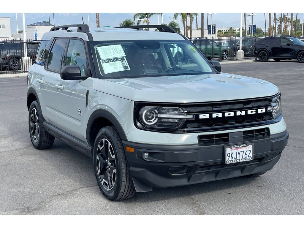 Used 2023 Ford Bronco Sport Outer Banks w/ Tech Package AWD/4WD image 9
