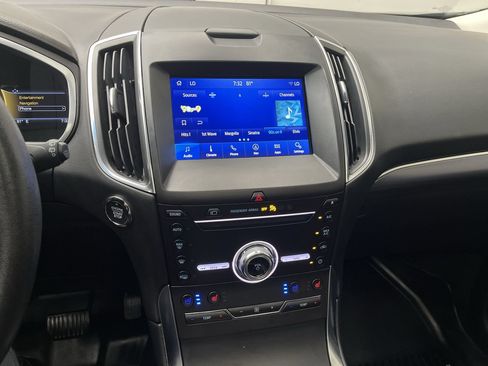 Certified 2019 Ford Edge Titanium w/ Equipment Group 301A FWD image 18