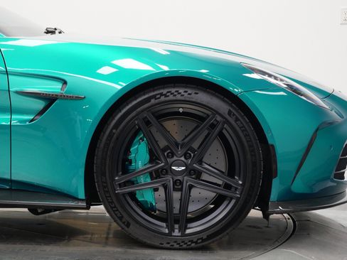 Used 2025 Aston Martin V8 Vantage Coupe image 35