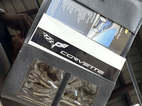 Used 2006 Chevrolet Corvette Coupe w/ Preferred Equipment Group RWD image 24