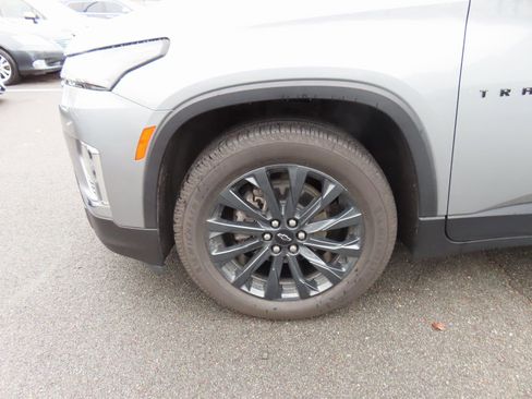 Used 2023 Chevrolet Traverse RS image 9