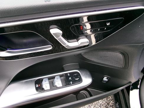 Used 2025 Mercedes-Benz C 300 Sedan image 15