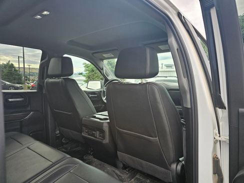 Used 2021 Chevrolet Silverado 1500 LT Trail Boss w/ Convenience Package II AWD/4WD image 9