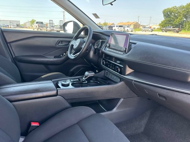 Used 2024 Nissan Rogue S AWD/4WD image 14