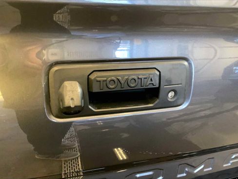 Used 2022 Toyota Tacoma SR image 30