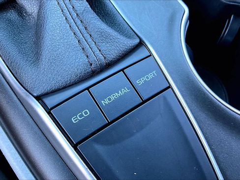 Certified 2022 Toyota Camry LE image 35