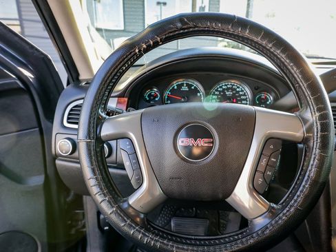 Used 2011 GMC Yukon XL SLT AWD/4WD image 15