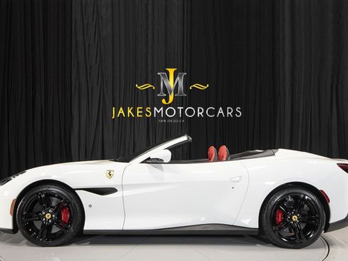 Used 2019 Ferrari Portofino image 2
