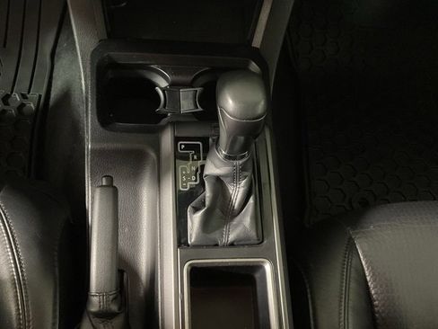 Used 2020 Toyota Tacoma TRD Sport image 28